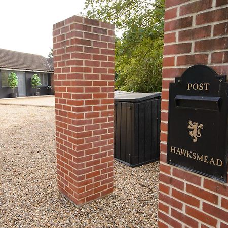 Deluxe 2 Bed Versace Bungalow Hot Tub, Sky Tv, Cinema Screen Saffron Walden Eksteriør billede