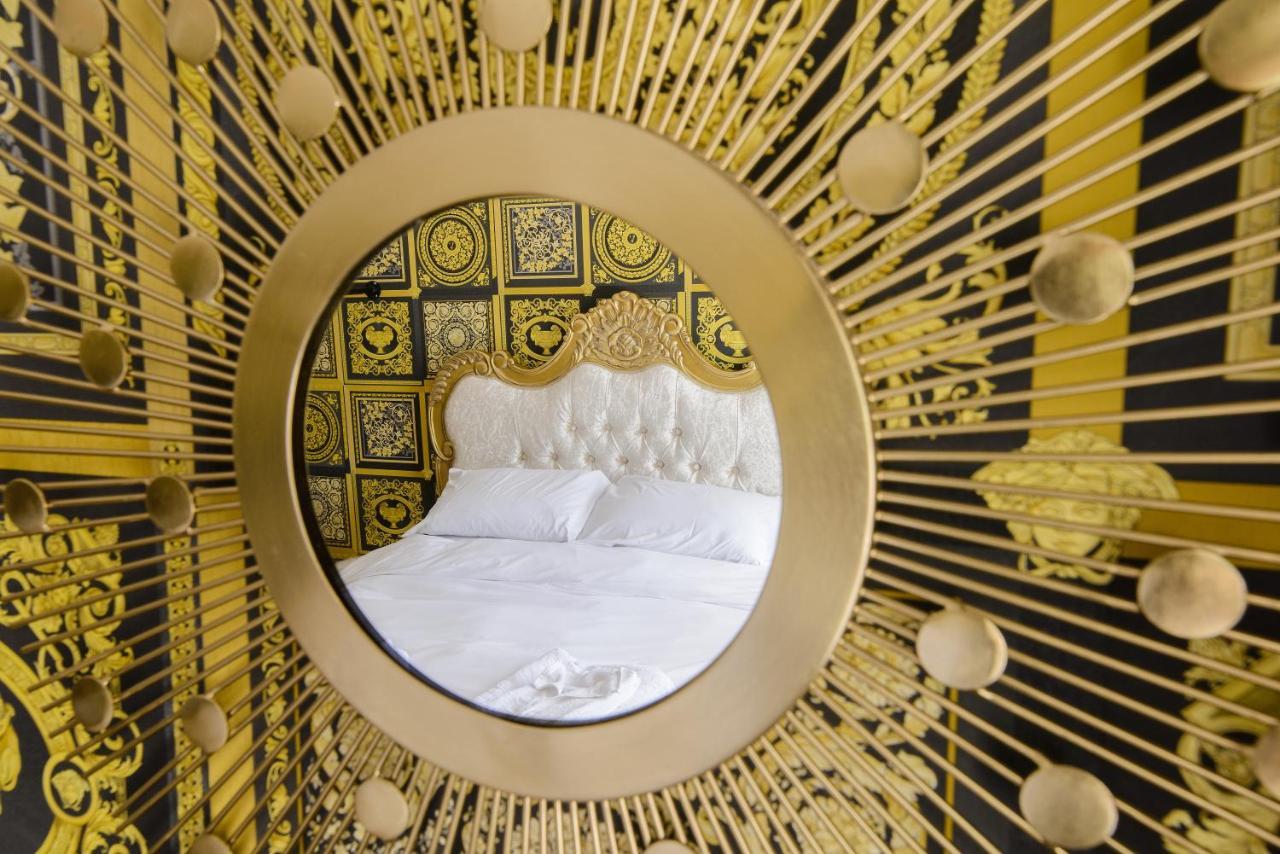 Deluxe 2 Bed Versace Bungalow Hot Tub, Sky Tv, Cinema Screen Saffron Walden Eksteriør billede